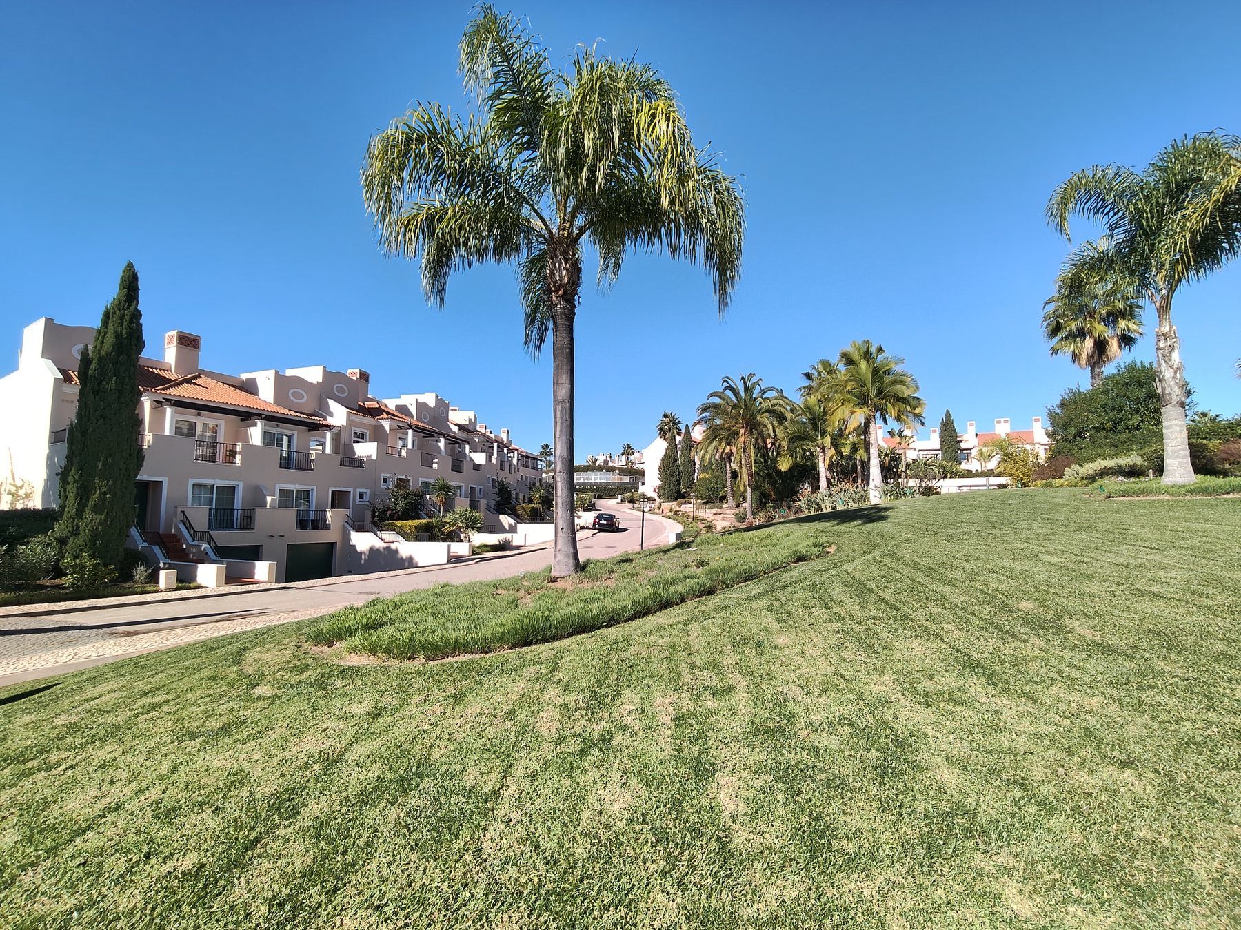 Palmyra, Vila Sol — the townhouses within the gated community